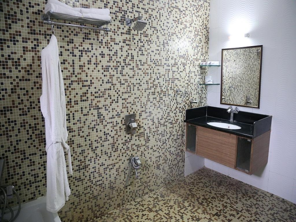 Leo Resorts Junagadh Exterior photo