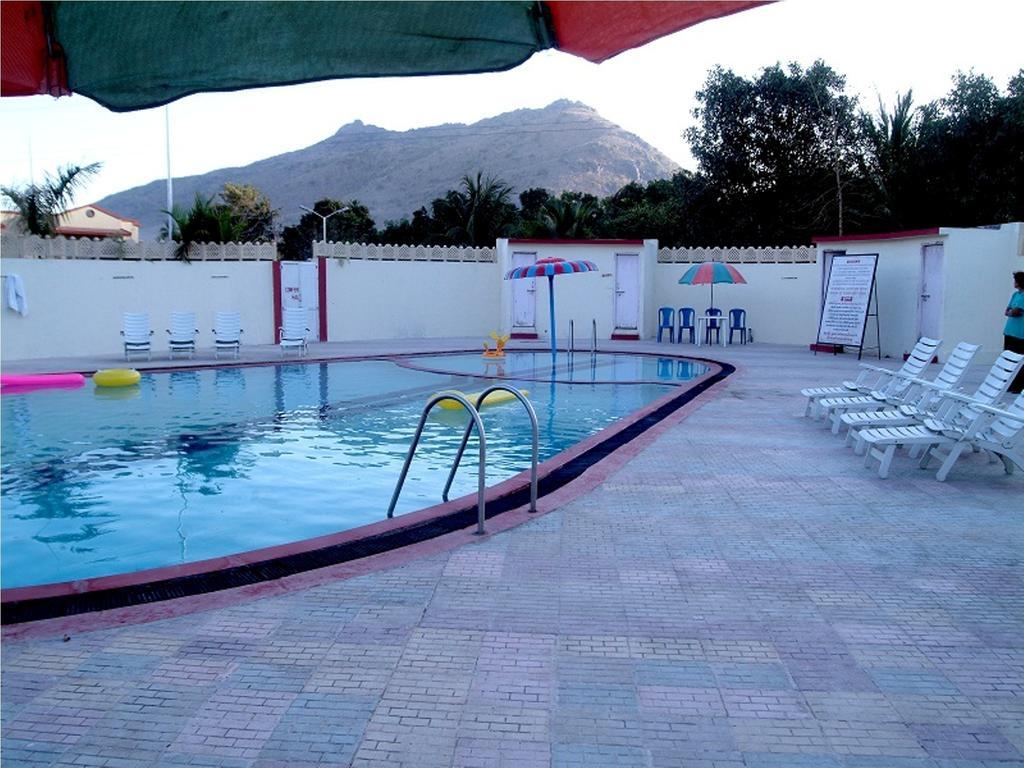Leo Resorts Junagadh Exterior photo